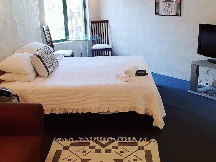 Студио Executive, Parklane Motor Lodge