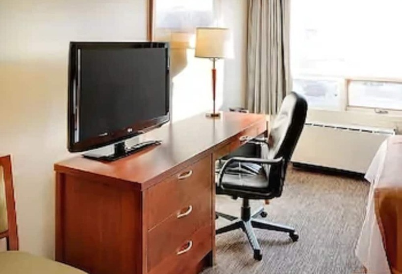 Номер Стандарт 2 Двуспальные Кровати, Travelodge Hotel By Wyndham Sudbury