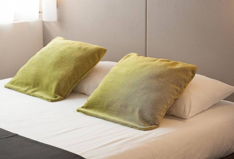 Номер Стандарт, Campanile Evry Est Saint Germain Les Corbeil