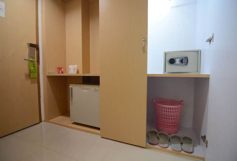 디럭스 룸, Charoen