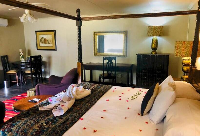 Номер Executive, Shangri La Country Hotel & Spa