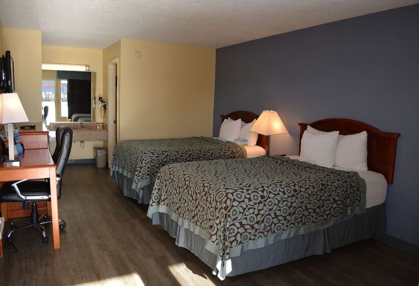 Номер Стандарт 2 Двуспальные Кровати, Days Inn By Wyndham Jacksonville Nc