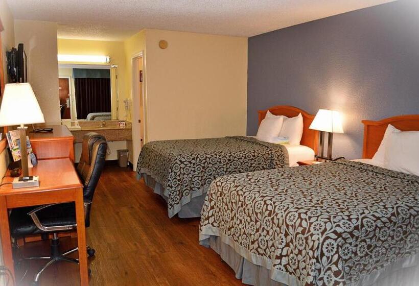 Номер Стандарт 2 Двуспальные Кровати, Days Inn By Wyndham Jacksonville Nc
