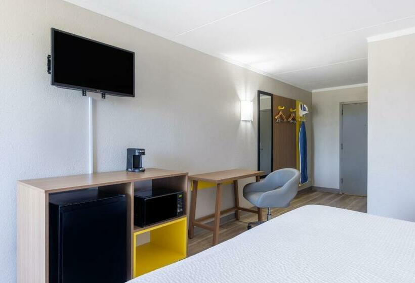 Стандартный Номер Кровать Кинг, Days Inn & Suites By Wyndham Fort Bragg/cross Creek Mall