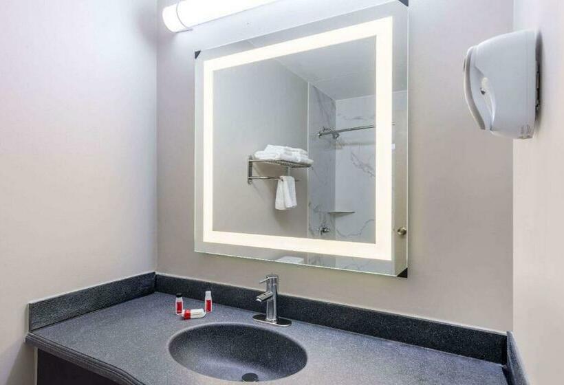 Стандартный Номер Кровать Кинг, Days Inn & Suites By Wyndham Fort Bragg/cross Creek Mall