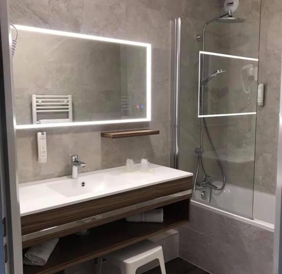 اتاق استاندارد با بالکن, Logis Hotel Arc En Ciel