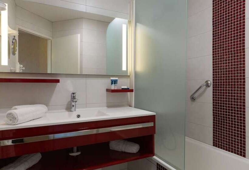 اتاق سوپریور, Logis Hotel Arc En Ciel