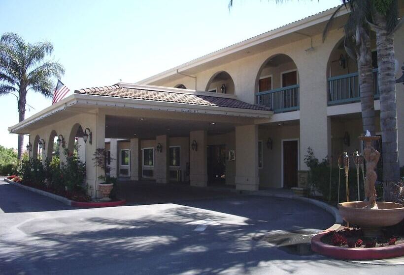 Номер Deluxe, Executive Inn Morgan Hill