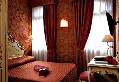 اتاق عادی, Torino