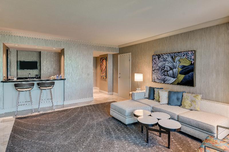 Люкс, Mandalay Bay Resort And Casino