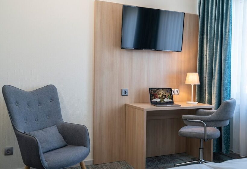 Номер Стандарт, Np Hotel Königshof