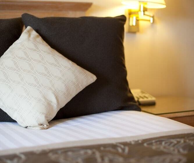 اتاق استاندارد یک نفره, Norfolk Royale