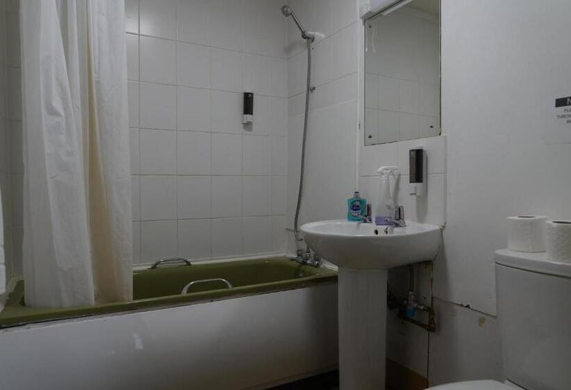 Номер Стандарт Трехместный, Royal Hotel Kettering