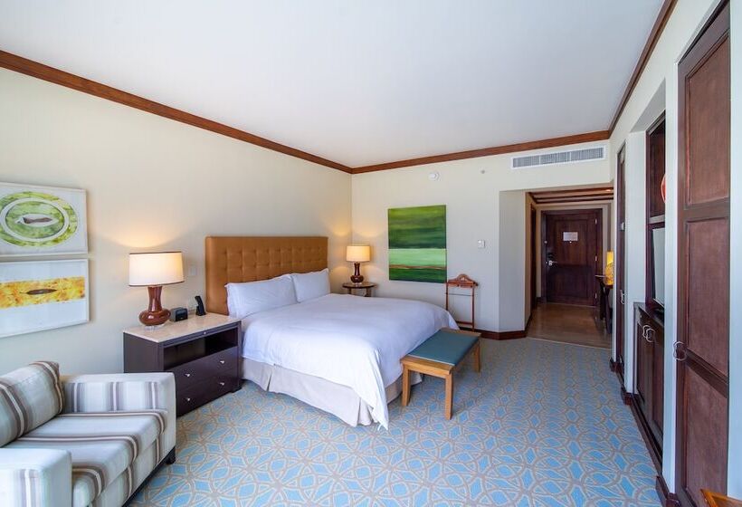 Номер Premium Вид на Бассейн, Intercontinental Costa Rica At Multiplaza Mall, An Ihg