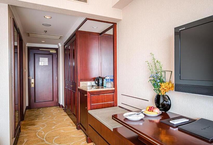 Номер Клуб, Shangri La Wuhan,close To The Mixc With Three Subway Lines