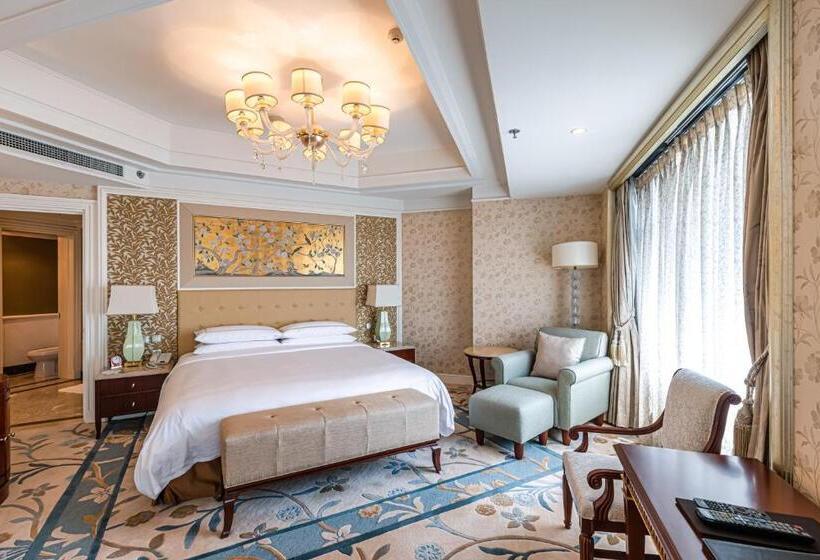 Люкс Премиум, Shangri La Wuhan,close To The Mixc With Three Subway Lines