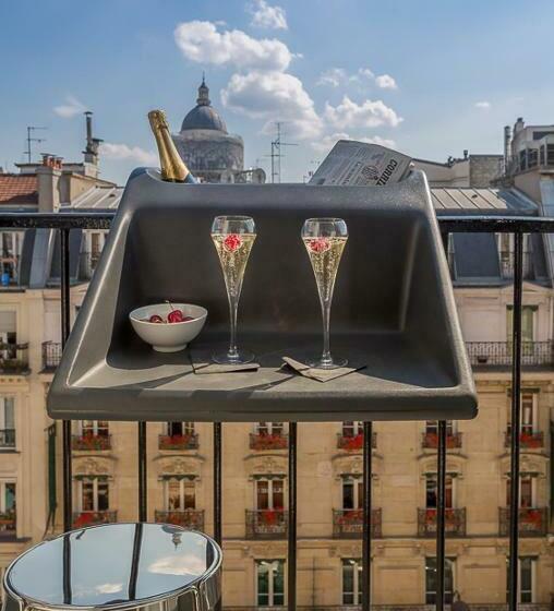 اتاق کلاسیک, Les Bulles De Paris