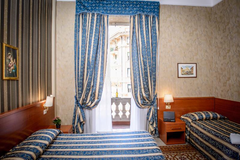 Habitación Triple Estándar, Emmaus