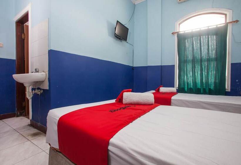 Номер Стандарт, Reddoorz @ Genteng Surabaya 2