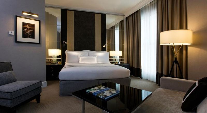 اتاق کلاب, The Ritzcarlton, Kuala Lumpur