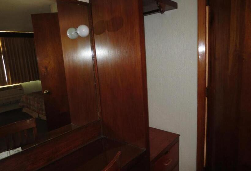 スーペリアールーム, Las Palmas Midway Inn