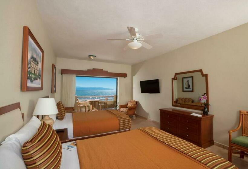 Studio Superior, Paradise Village