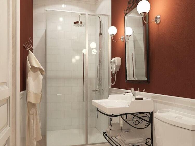 דירת חדר, Barin Residence Centre
