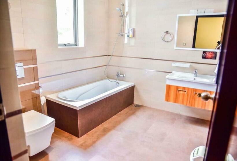Семейный Номер, Thissa Inn