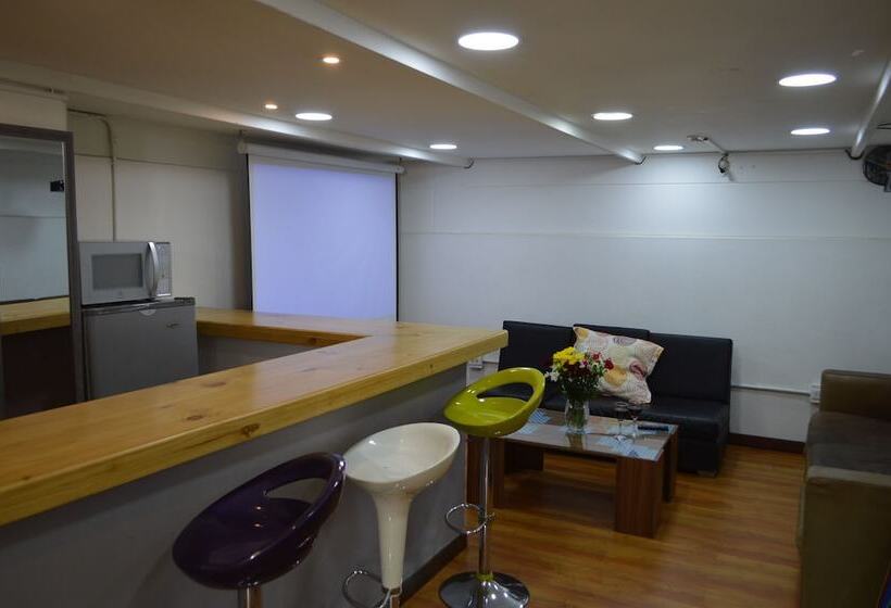 اتاق لوکس, Poblado Guest House