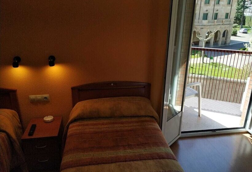 اتاق استاندارد, Hostal Hispanico Ii