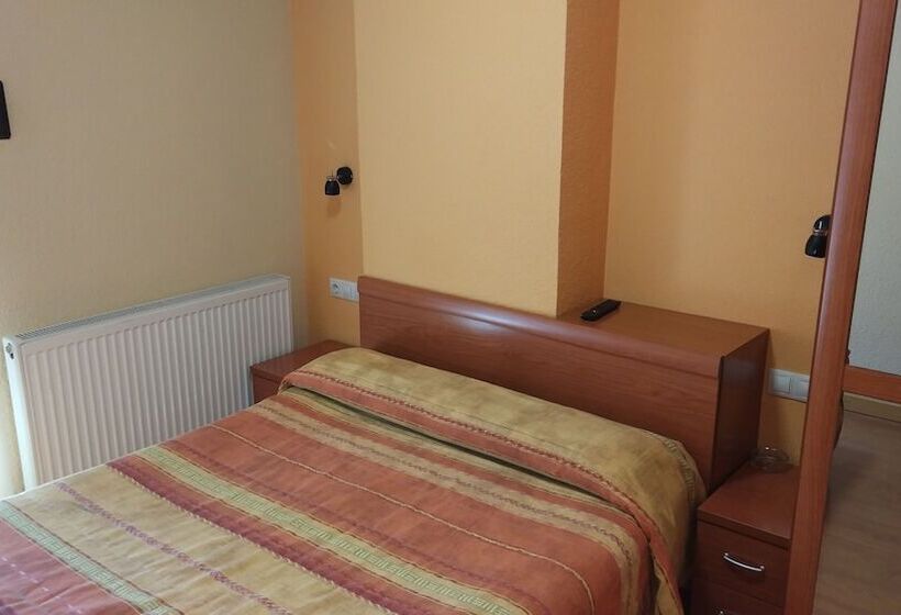 اتاق استاندارد, Hostal Hispanico Ii