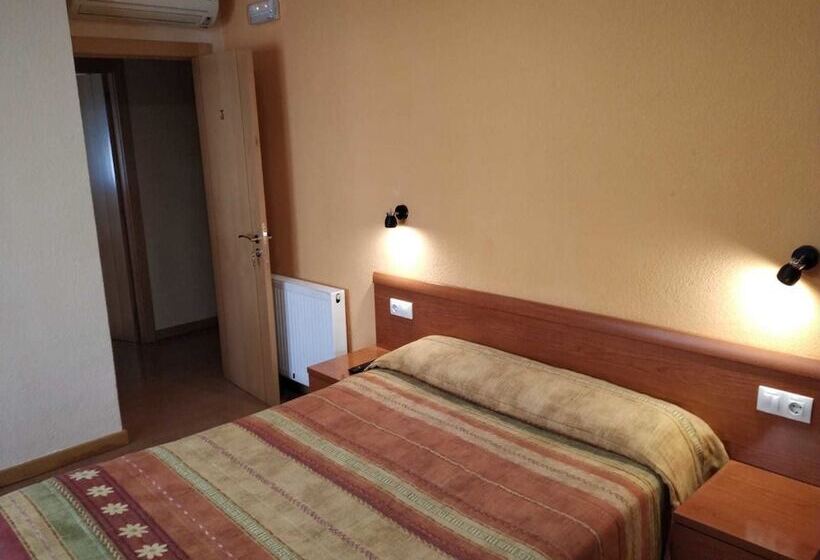 اتاق استاندارد, Hostal Hispanico Ii