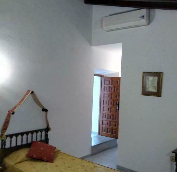 스탠다드 룸, Hostal Meson La Cadena