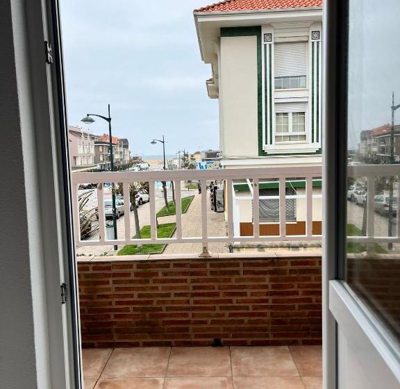 Deniz Manzaralı Balkonlu Standart Oda, Hostería De Somo