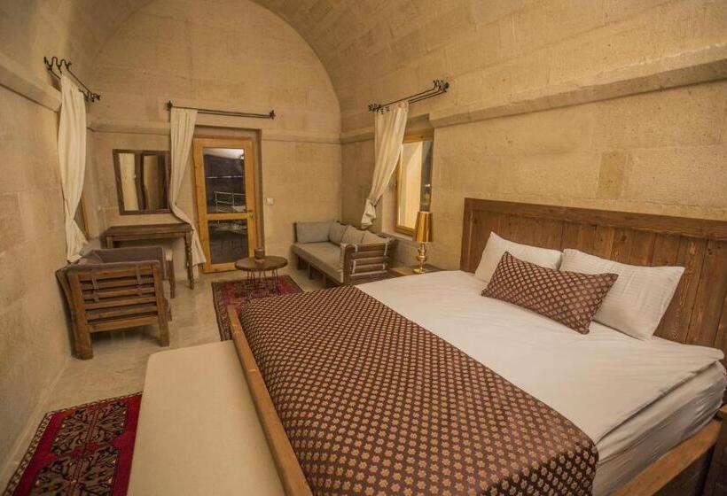 패밀리 룸, Helike Cave Suites