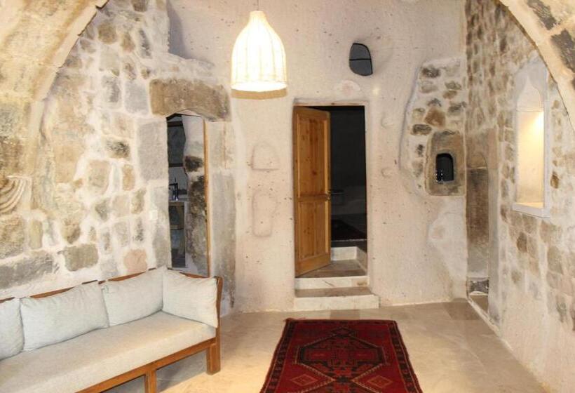 스위트 킹사이즈 침대, Helike Cave Suites