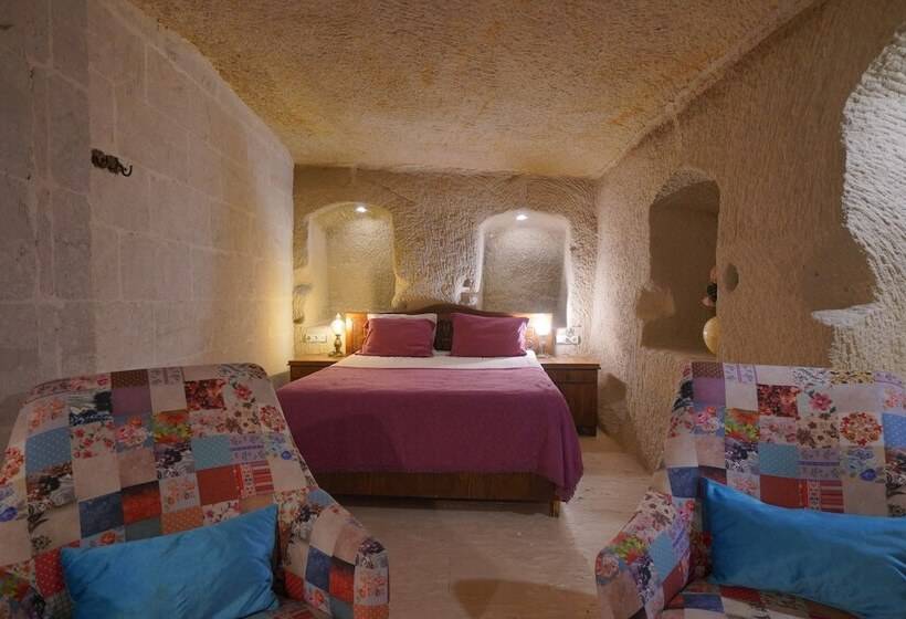 سوییت خانوادگی, Salkım Cave House