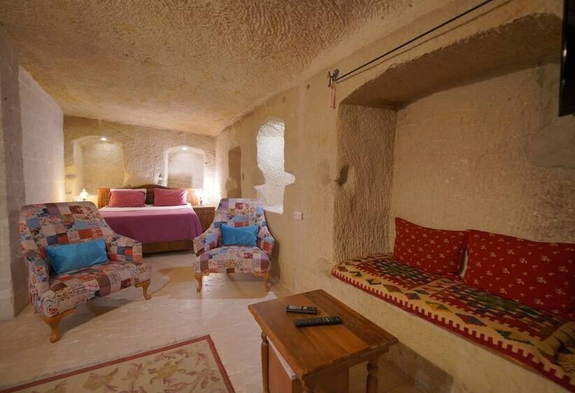 سوییت خانوادگی, Salkım Cave House