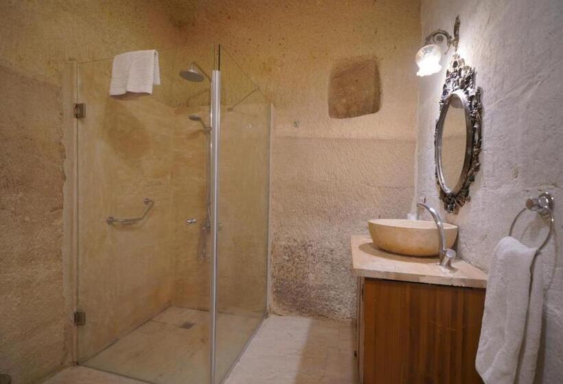 اتاق استاندارد سه نفره, Salkım Cave House