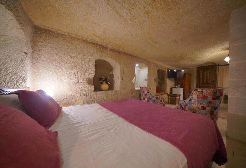سوییت خانوادگی, Salkım Cave House