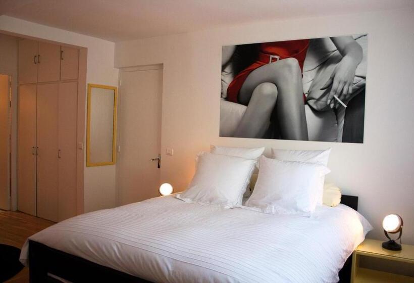 Номер Стандарт, Une Chambre à Neuilly Guest House