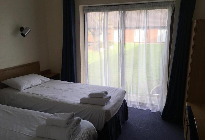 Номер Economy Индивидуальный, The Abbey Hotel And Conference Centre