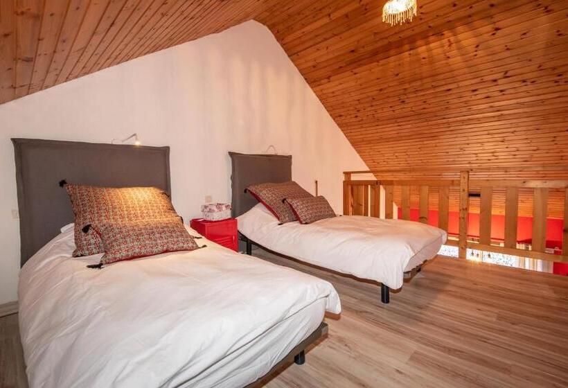 Семейный Номер, La Combe Fleurie Appartements & Chambres