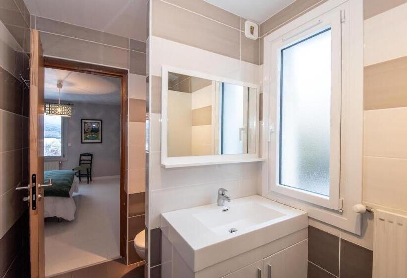Номер Стандарт Вид на Сад, La Combe Fleurie Appartements & Chambres