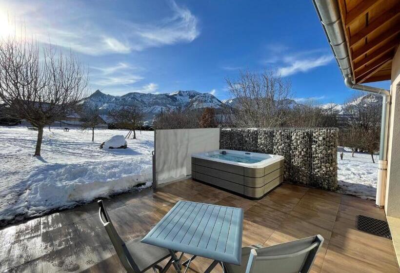 Студия Стандарт, La Combe Fleurie Appartements & Chambres