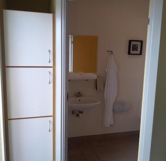 Номер Стандарт Трехместный, Motel Lyren