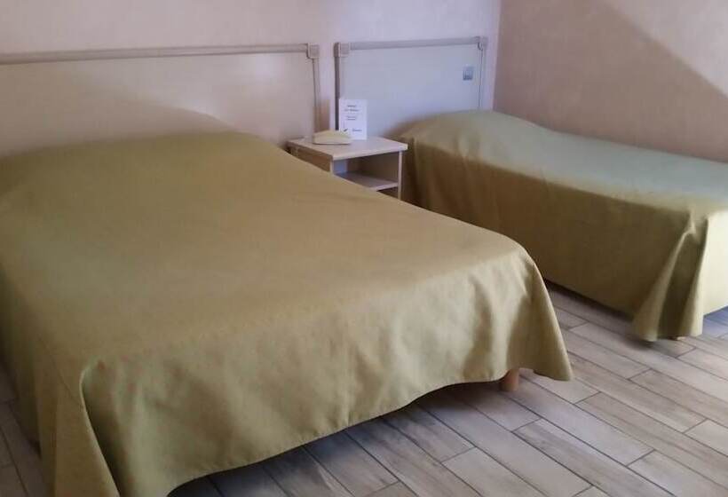 Семейный Номер, Auberge Les Aromes