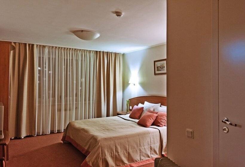 Quarto Familiar, Art Hotel Karelia