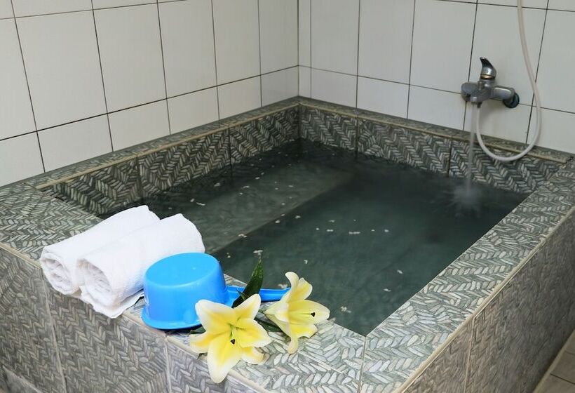 Economy Quadruple Room, Jenq Yang Hotspring