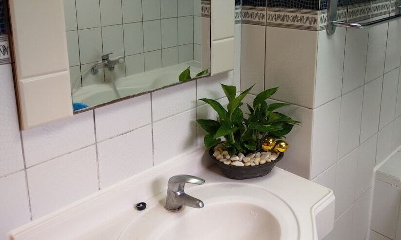اتاق استاندارد, Jenq Yang Hotspring